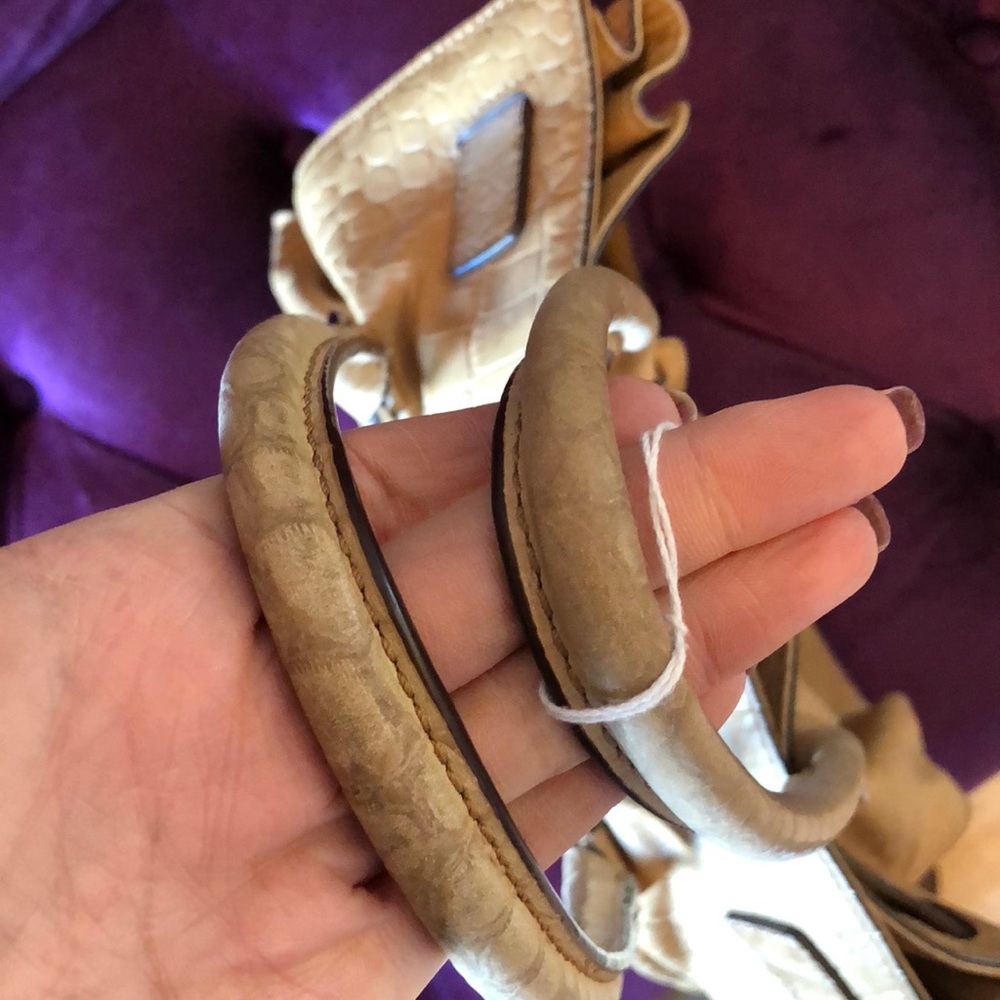 Large light tan Hamilton - Picture 4 of 6